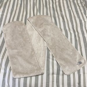 The North face scarf